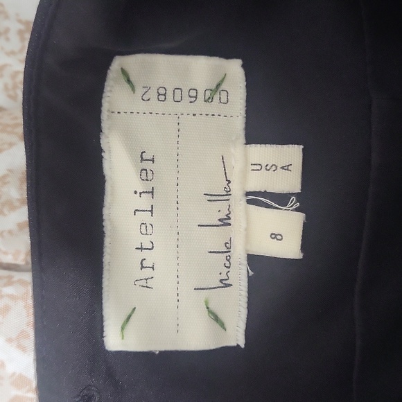 Mid length nicole Miller skirt - Picture 3 of 3